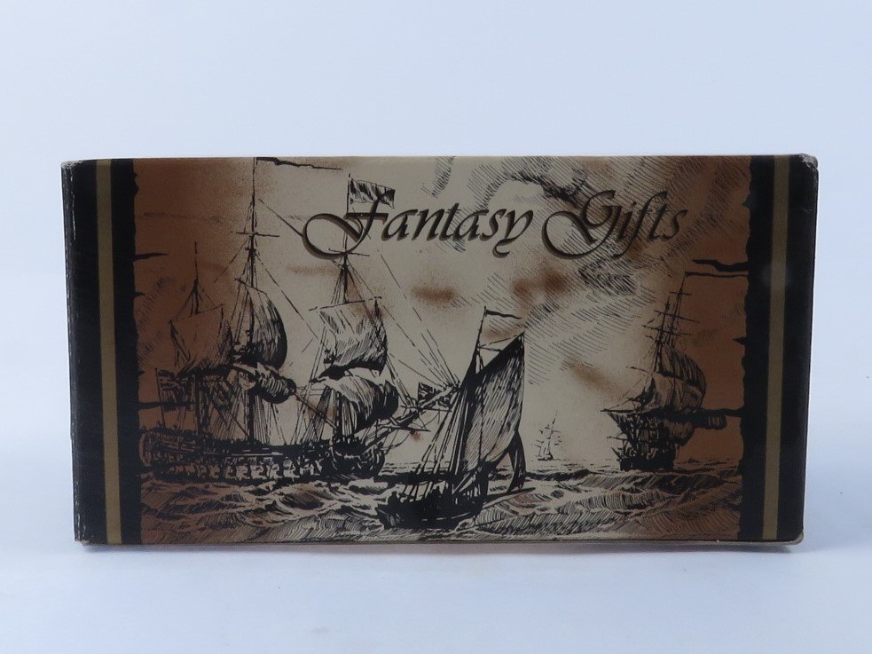 מתנה יוקרתית לגבר ולמשרד, אוניה מקריסטל - Fantasy Us Constutution – תמונה 6