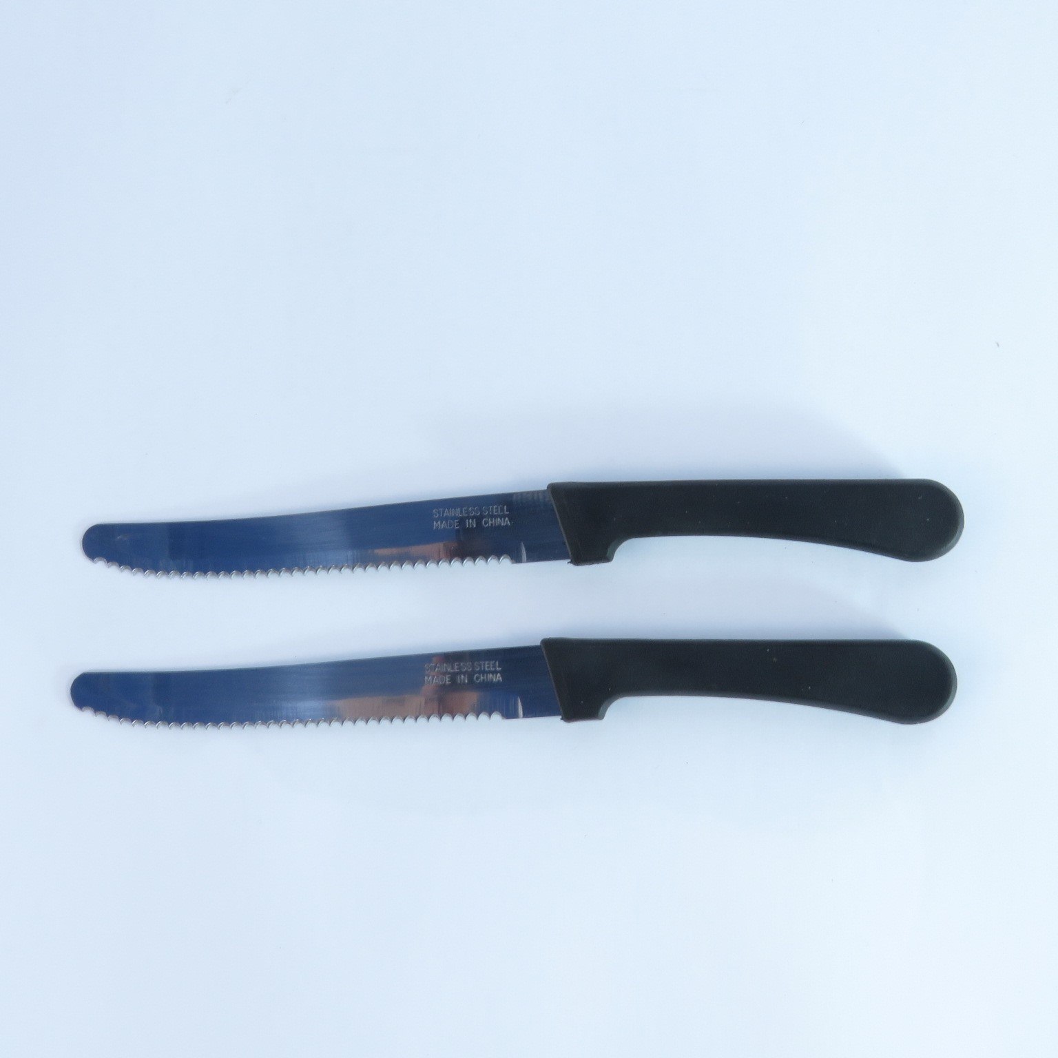 סט 2 סכינים פשוטות משוננות לפירות לירקות